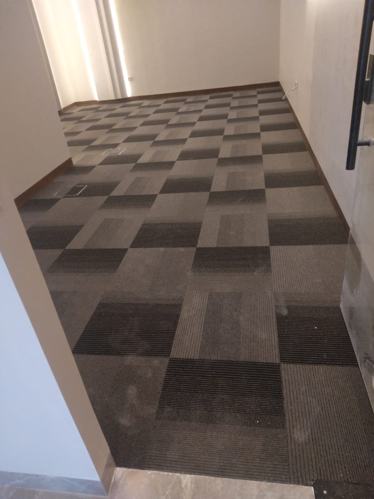 Cosntruction Engineering Company,
Lusail
LX-1207